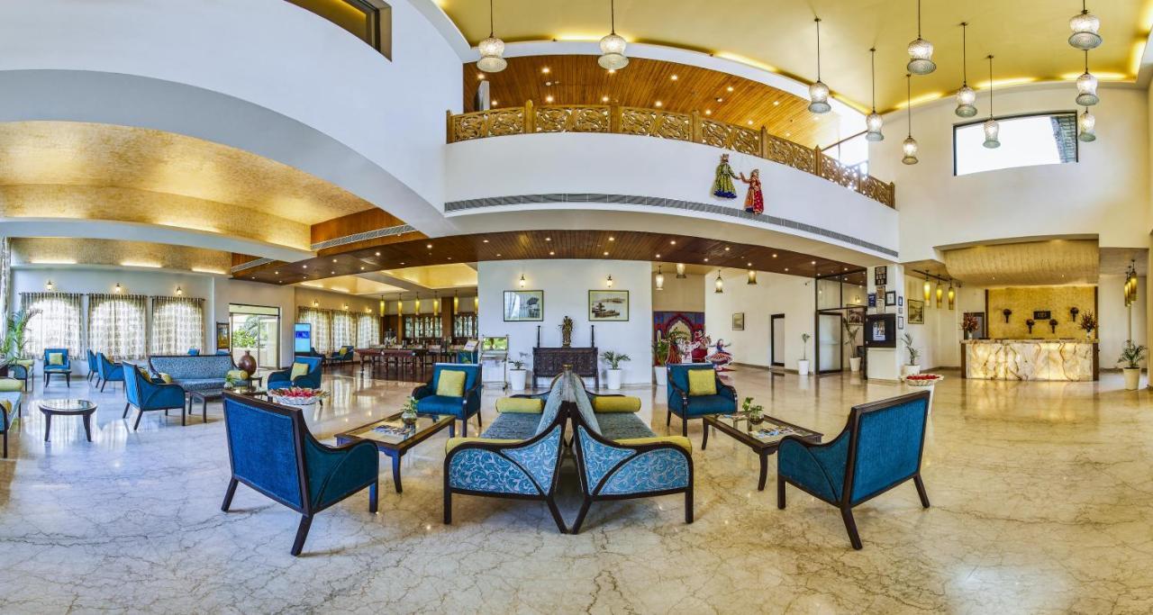 Club Mahindra Udaipur Hotel Exterior photo