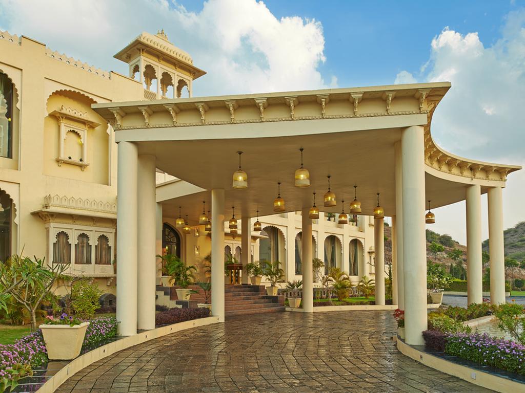 Club Mahindra Udaipur Hotel Exterior photo