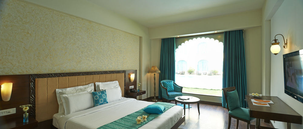 Club Mahindra Udaipur Hotel Exterior photo