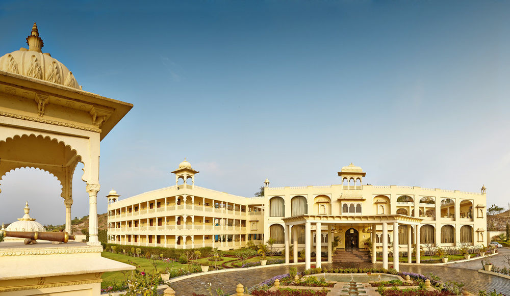 Club Mahindra Udaipur Hotel Exterior photo